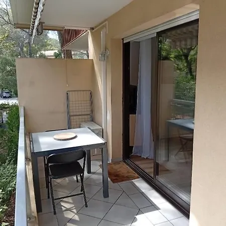 A Deux Pas De La Boulouris St Raphael Апартаменти